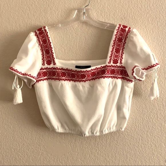 Forever 21 Tops - 🍁SALE!🍁 Peasant Crop Top